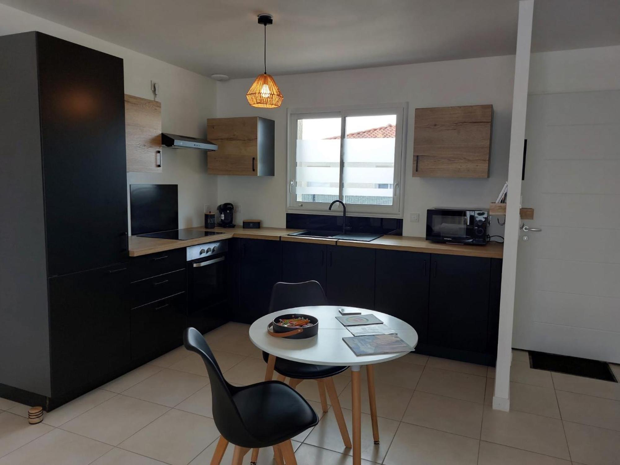 Maison Neuve A Bessens Exteriör bild